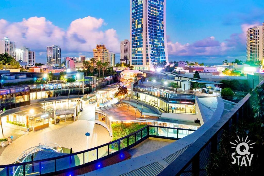 Circle On Cavil Holidays โกลด์โคสต์ ภายนอก รูปภาพ