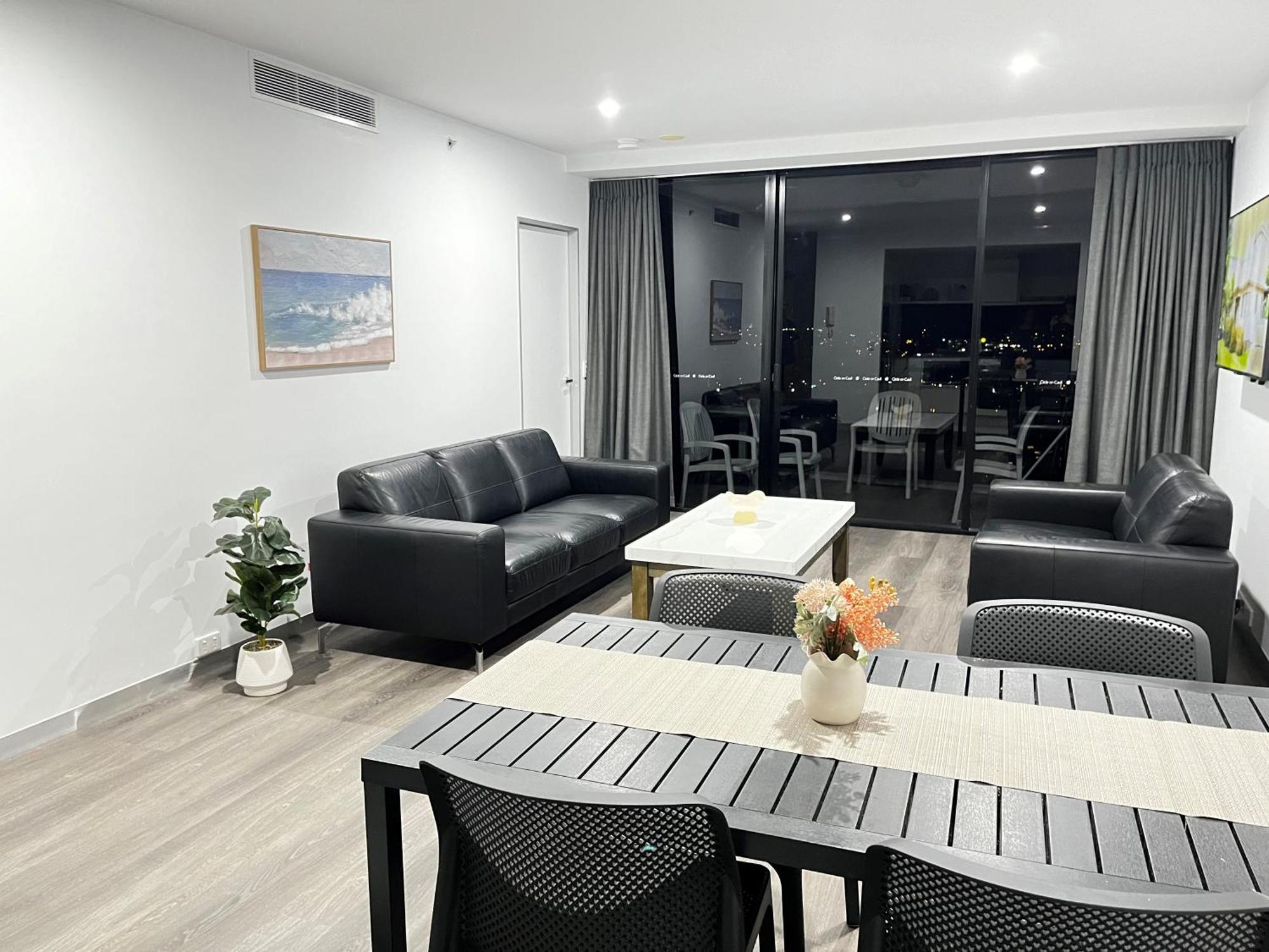 Circle On Cavil Holidays โกลด์โคสต์ ภายนอก รูปภาพ
