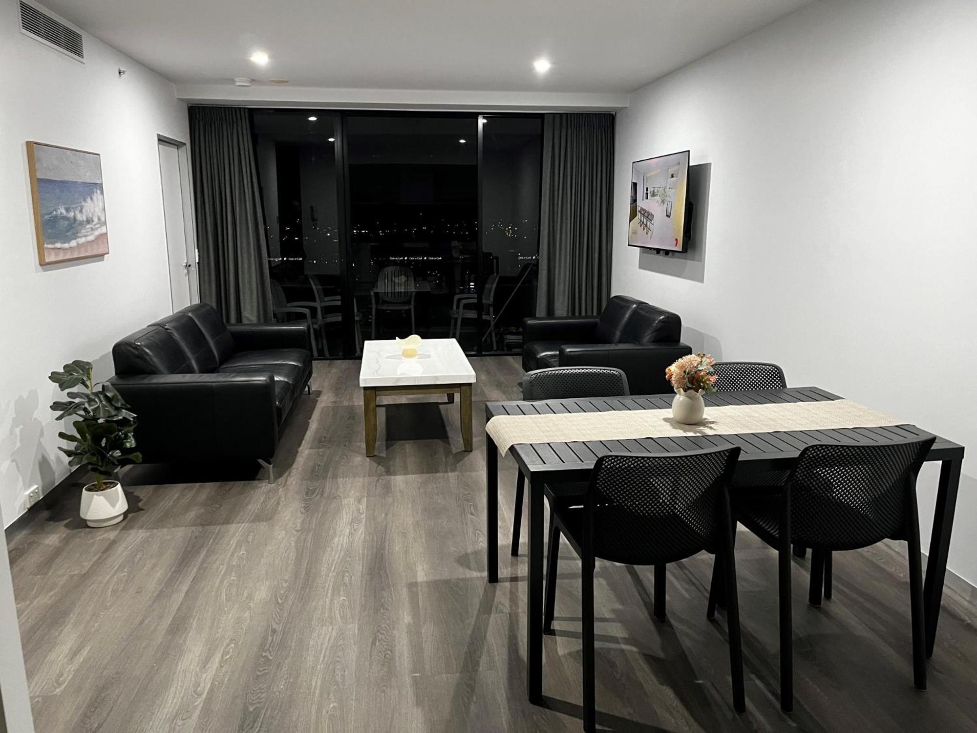 Circle On Cavil Holidays โกลด์โคสต์ ภายนอก รูปภาพ