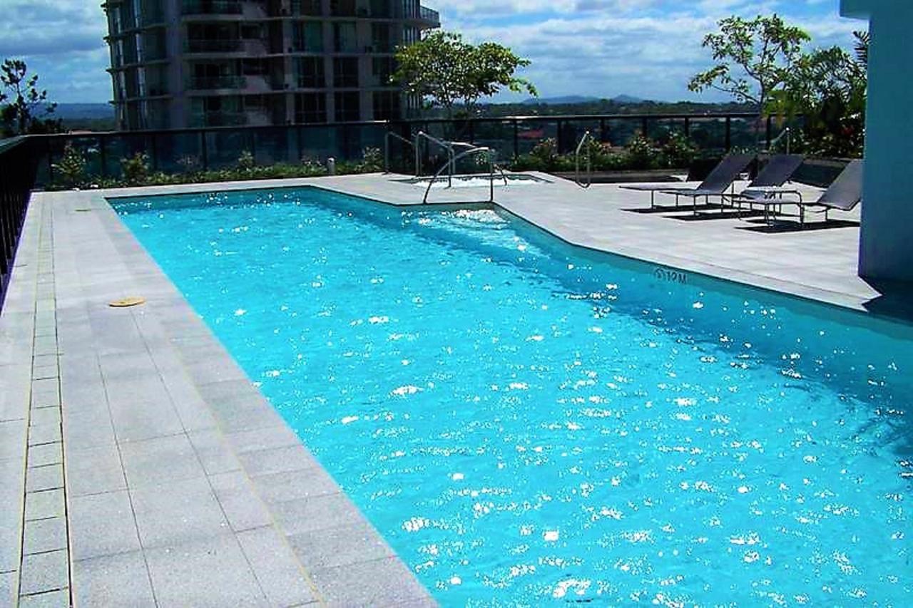 Circle On Cavil Holidays โกลด์โคสต์ ภายนอก รูปภาพ